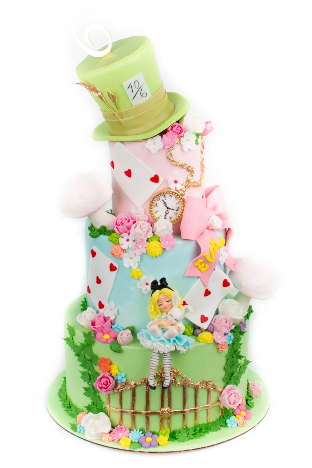 Tort Alice in Tara Minunilor